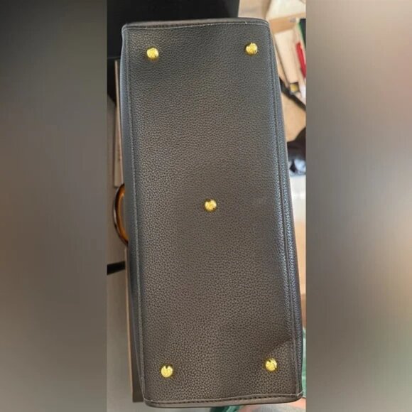 Gorgeous bag! Black hand or crossbody bag! Very large! Used once! - Picture 10 of 10